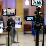 海外TikTok直播专线:如何实现多台设备同时直播?