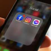 静态住宅代理为什么对Facebook养号这么重要?