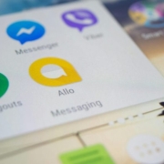 如何在单一设备上实现多个WhatsApp账户的登录?