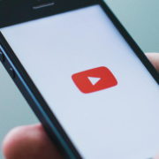 如何在YouTube直播赚钱?油管变现渠道与预计收益